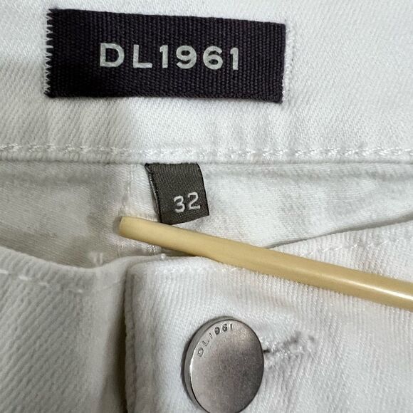 DL1961 White Patti Straight Leg High Waist Distressed Jeans Size 32 - Picture 3 of 13